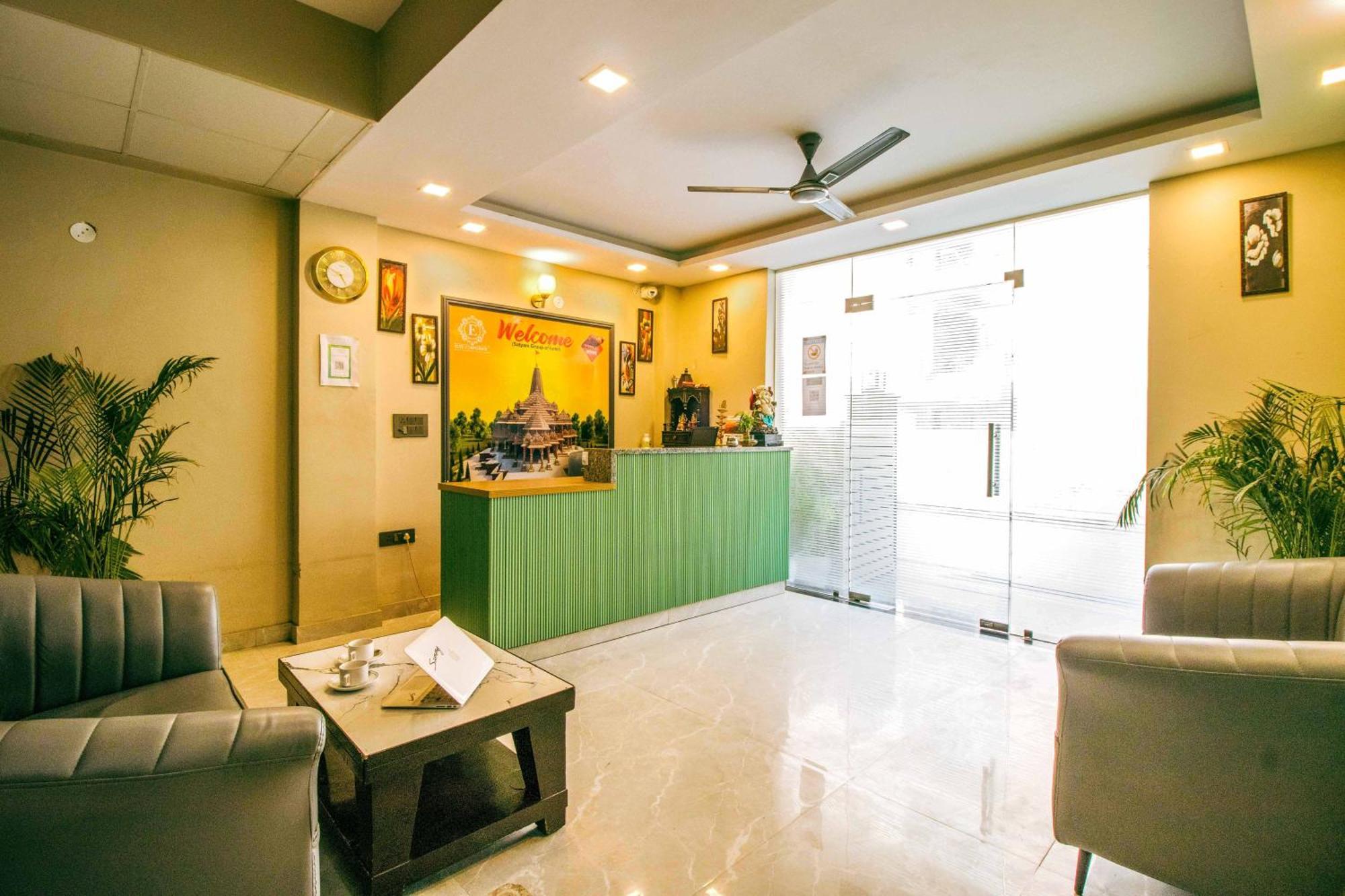 Treebo Elite Corporate, Sector 62 Hotell Noida Exteriör bild