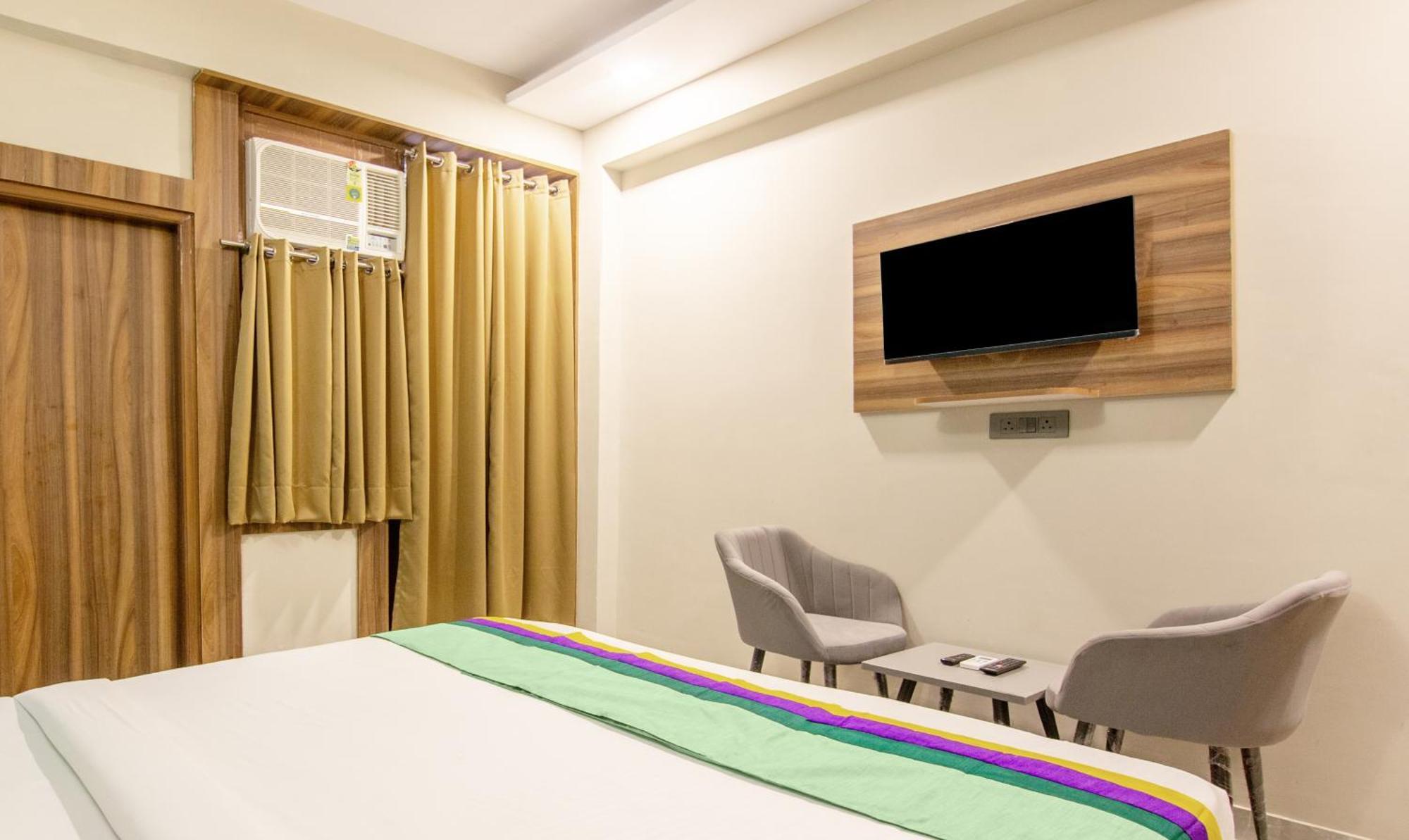 Treebo Elite Corporate, Sector 62 Hotell Noida Exteriör bild